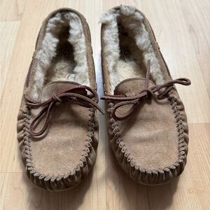 UGG Dakota Slippers (Size 7)